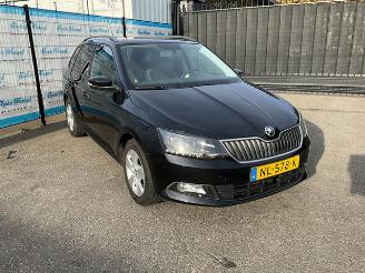 damaged passenger cars Skoda Fabia 1.2 TSi Combi Ambition Business 2017/6