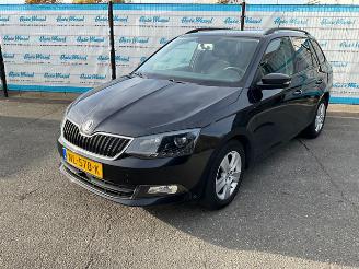 krockskadad bil auto Skoda Fabia 1.2 TSi Combi Ambition Business 2017/6