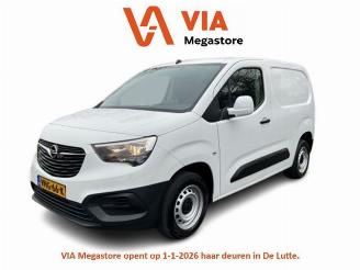 krockskadad bil bedrijf Opel Combo 1.5 Edition Navi | Airco | Houten vloer + wanden | 2020/10