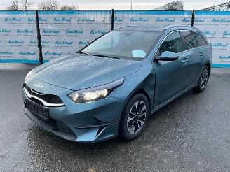 krockskadad bil auto Kia Cee d Cee'd 2025/10