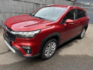 damaged passenger cars Suzuki S-Cross 1.4 GL+ NAV. Energetic red 2025/10
