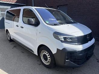 Opel Vivaro Basis M (L2) 2.0 (106kW) Dubbelcabine 5P picture 2
