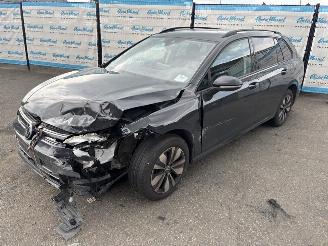 krockskadad bil auto Volkswagen Golf Variant 2.0 TDI 110 kW Goal 2024/10