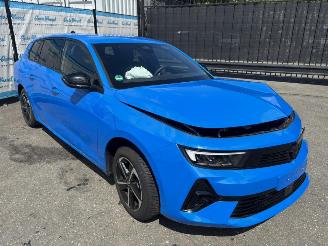 Damaged car Opel Astra Sports Tourer GS 1.2 (96kW) 2025/2