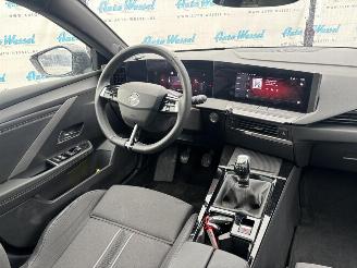 Opel Astra Sports Tourer GS 1.2 (96kW) Pano picture 14