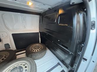Opel Vivaro-e Edition M 50kWh 3-Sitzer KLIMA AHK SOH 89% picture 9