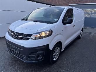 danneggiata veicoli commerciali Opel Vivaro-e Edition M 50kWh 3-Sitzer KLIMA AHK 2021/12