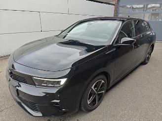 damaged passenger cars Opel Astra Sports Tourer GS 1.2 Turbo (96 kW/130 PS) AT-8 Start/Stop Matrix 2024/10