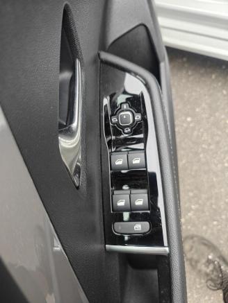 Opel Astra Sports Tourer GS 1.2 (96kW) picture 16