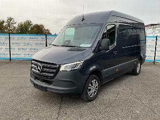 krockskadad bil bedrijf Mercedes Sprinter 319 CDI (140 kW) BPM VRIJ | L2H2 | Select | Facelift Automaat 2024/12