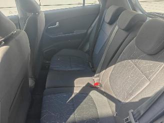 Kia Picanto 1.2 CVVT DynamicLine | AUTOMAAT | Climate | Cruise control picture 9