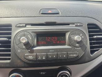 Kia Picanto 1.2 CVVT DynamicLine | AUTOMAAT | Climate | Cruise control picture 17