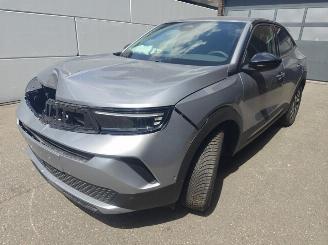 skadebil auto Opel Mokka Edition. 1.2 Direct Injection Turbo 100 kW (136 PS) 48V Hybrid. 6-Gang-Doppelkupplungsgetriebe (eDTC) 2025/3