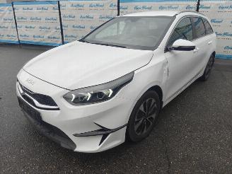 Damaged car Kia Ceed Attract 1.5t AUT NAV 2025/10