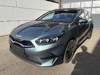 Unfallwagen Kia Ceed Attract SW Automatik 1.4 Turbo 2025/12