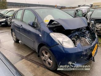 Vrakbiler auto Toyota Yaris Yaris II (P9), Hatchback, 2005 / 2014 1.3 16V VVT-i 2006/8