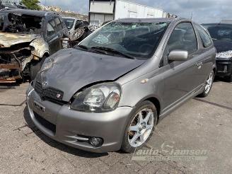 Vrakbiler auto Toyota Yaris Yaris (P1), Hatchback, 1999 / 2005 1.5 T Sport 16V VVT-i 2002/5