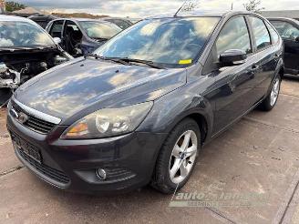 Coche siniestrado Ford Focus Focus 2, Hatchback, 2004 / 2012 1.6 16V 2011/2