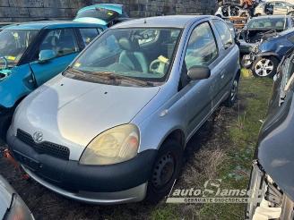 Coche siniestrado Toyota Yaris Yaris (P1), Hatchback, 1999 / 2005 1.0 16V VVT-i 2001/1