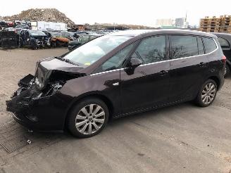 uszkodzony samochody osobowe Opel Zafira TOURER 2013/1