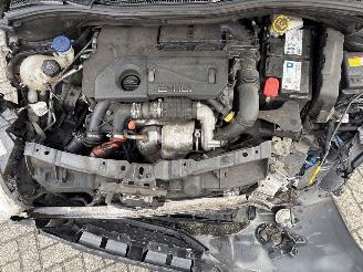 Peugeot 208 208 I (CA/CC/CK/CL) - 1.6 e-HDi FAP Hatchback  Diesel 1.560cc 68kW (92pk) picture 7