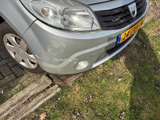 Dacia Sandero  picture 2