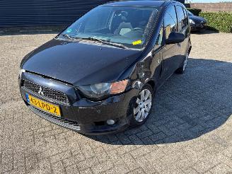 skadebil auto Mitsubishi Colt 1.3 16V Hatchback  Benzine 1.332cc 70kW (95pk) FWD 2004-06/2012-06 (Z23; Z24; Z25; Z33; Z34; Z35) 4A90; 135930 2010/6