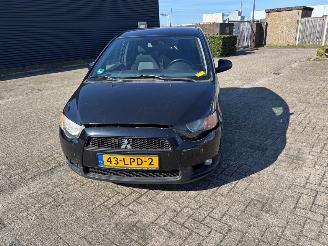 uszkodzony samochody osobowe Mitsubishi GranTurismo  2010/6