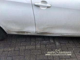 Peugeot 108 108, Hatchback, 2014 1.0 12V VVT-i picture 11