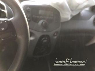 Peugeot 108 108, Hatchback, 2014 1.0 12V VVT-i picture 16