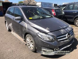 Vrakbiler auto Mercedes B-klasse B (W246/W242), Hatchback, 2011 / 2018 1.6 B-180 BlueEFFICIENCY Turbo 16V 2017/3