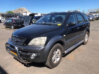 damaged passenger cars Kia Sorento Sorento I (JC) SUV 2002 / 2011 - 2.4 16V SUV  Benzine 2.351cc 102kW (139pk) 4x4 2002-08/2009-06  G4JSG 2005/3