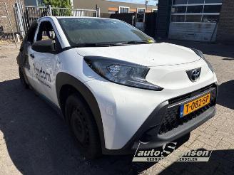 Vrakbiler auto Toyota Aygo Aygo X, Hatchback, 2022 1.0 12V VVT-i 2023/8