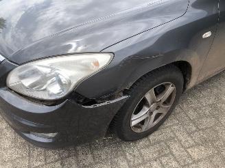 krockskadad bil auto Hyundai I-30  2007/8