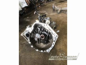 Toyota Yaris Yaris II (P9), Hatchback, 2005 / 2014 1.3 16V VVT-i picture 12