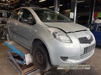 Toyota Yaris Yaris II (P9), Hatchback, 2005 / 2014 1.3 16V VVT-i picture 3