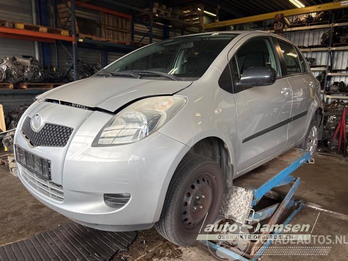Toyota Yaris Yaris II (P9), Hatchback, 2005 / 2014 1.3 16V VVT-i