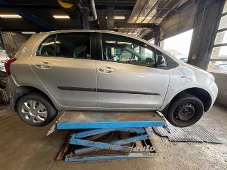 Toyota Yaris Yaris II (P9), Hatchback, 2005 / 2014 1.3 16V VVT-i picture 4