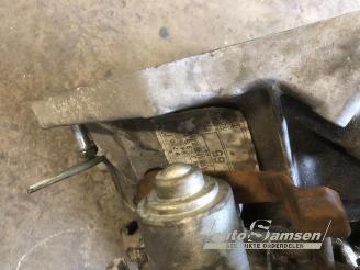 Toyota Yaris Yaris II (P9), Hatchback, 2005 / 2014 1.3 16V VVT-i picture 17