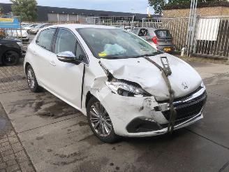  Peugeot 208 208 I (CA/CC/CK/CL) Hatchback 2012 / 2019 - 1.2 12V e-THP PureTech 110 Hatchback  Benzine 1.199cc 81kW (110pk) FWD 2013-01/2019-12 (CAHNZ; CCHNZ) EB2DT; HNZ 2016/8