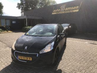 Coche accidentado Peugeot 208  2012/7