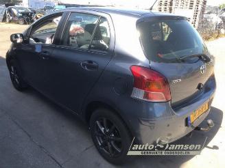 Toyota Yaris Yaris II (P9), Hatchback, 2005 / 2014 1.33 16V Dual VVT-I picture 11