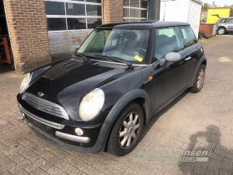 Salvage car Mini Mini Mini (R50/53), Hatchback, 2001 / 2007 1.6 16V One 2004/7