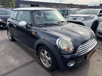 Mini Mini Mini (R56) Hatchback 2006 / 2013 - 1.6 16V Cooper Hatchback  Benzine 1.598cc 88kW (120pk) FWD 2006-10/2012-02 (MF31; MF32; MF33) N12B16A picture 2