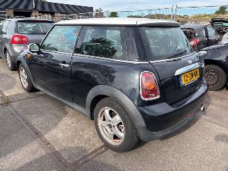Mini Mini Mini (R56) Hatchback 2006 / 2013 - 1.6 16V Cooper Hatchback  Benzine 1.598cc 88kW (120pk) FWD 2006-10/2012-02 (MF31; MF32; MF33) N12B16A picture 5