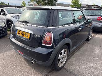 Mini Mini Mini (R56) Hatchback 2006 / 2013 - 1.6 16V Cooper Hatchback  Benzine 1.598cc 88kW (120pk) FWD 2006-10/2012-02 (MF31; MF32; MF33) N12B16A picture 3