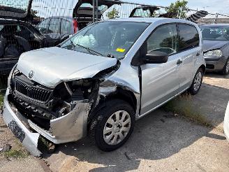 damaged passenger cars Skoda Citigo  2015/2