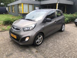 Damaged car Kia Picanto  2011/8