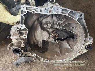 Peugeot 2008 2008 (CU), MPV, 2013 / 2019 1.2 12V e-THP PureTech 110 picture 15