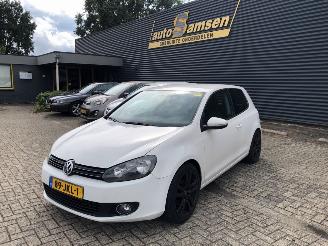 Vaurioauto  passenger cars Volkswagen Golf  2009/6